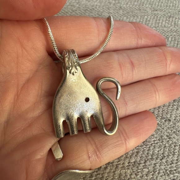 Small Elephant Fork Necklace - Picture 4 of 7
